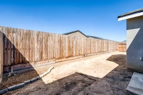 Exterior - 1069 Wolverton Way W, Madera, CA 93636 photo 9 of 9