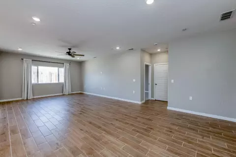 Living - 1069 Wolverton Way W, Madera, CA 93636 photo 3 of 4