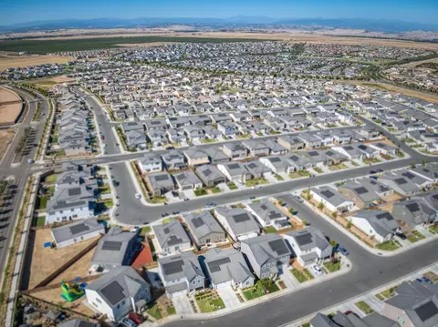 View/Area - 1069 Wolverton Way W, Madera, CA 93636 photo 6 of 7