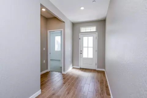 Entry Way - 1069 Wolverton Way W, Madera, CA 93636 photo 1 of 1