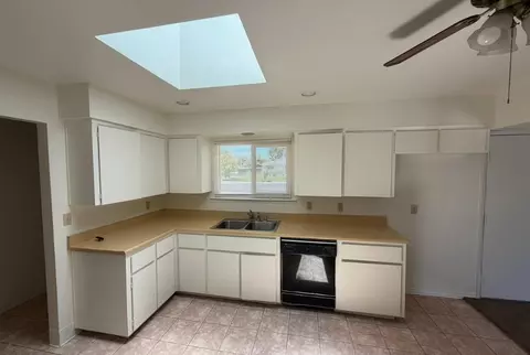 Kitchen - 3337 Stanford Ave, Clovis, CA 93611 photo 3 of 5