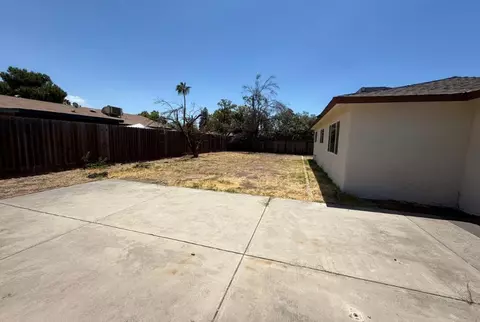 Exterior - 3337 Stanford Ave, Clovis, CA 93611 photo 2 of 4