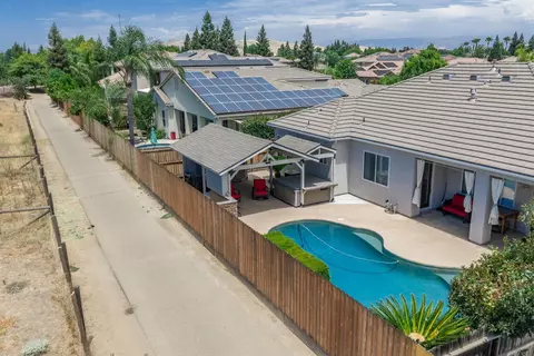 View/Area - 1670 N Filbert Ave, Clovis, CA 93619 photo 6 of 10