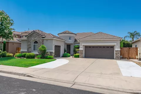Exterior - 1670 N Filbert Ave, Clovis, CA 93619 photo 4 of 8