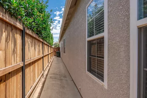 Entry Way - 1670 N Filbert Ave, Clovis, CA 93619 photo 6 of 6
