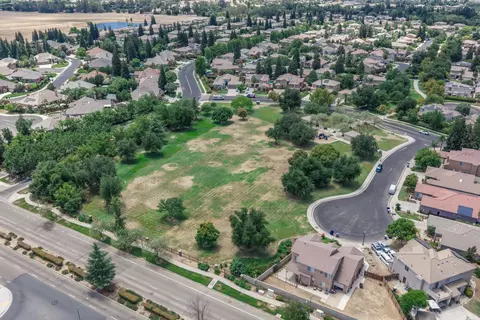 View/Area - 1670 N Filbert Ave, Clovis, CA 93619 photo 8 of 10