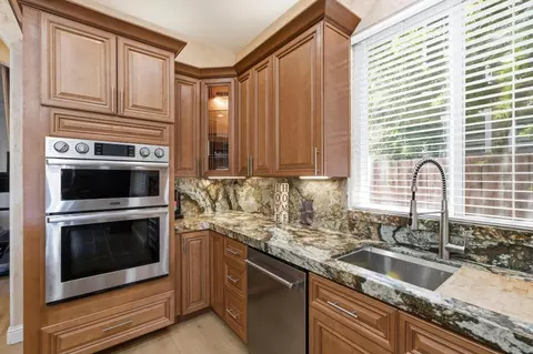 Kitchen - 1670 N Filbert Ave, Clovis, CA 93619 photo 6 of 6