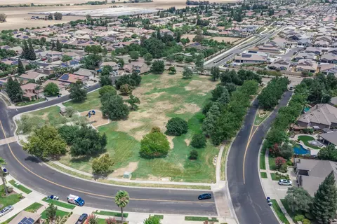 View/Area - 1670 N Filbert Ave, Clovis, CA 93619 photo 7 of 10