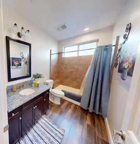 Bath - 16149 W Ashli Ave, Kerman, CA 93630 photo 3 of 3