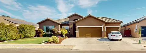 Exterior - 16149 W Ashli Ave, Kerman, CA 93630 photo 4 of 9