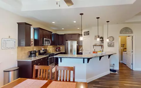 Kitchen - 16149 W Ashli Ave, Kerman, CA 93630 photo 2 of 6