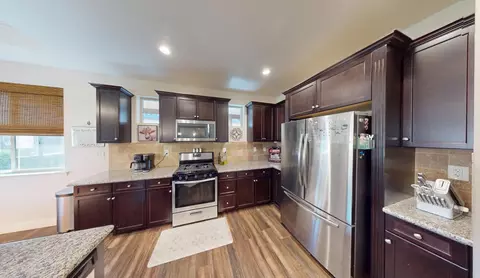 Kitchen - 16149 W Ashli Ave, Kerman, CA 93630 photo 6 of 6