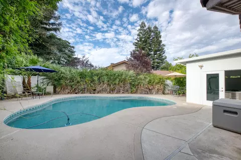 Exterior - 162 N Amber Ave, Clovis, CA 93611 photo 10 of 10