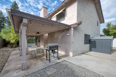 Exterior - 162 N Amber Ave, Clovis, CA 93611 photo 3 of 10