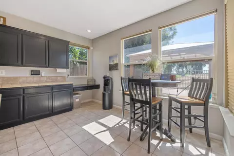 Kitchen - 1114 Paradise Dr, Lemoore, CA 93245 photo 7 of 7