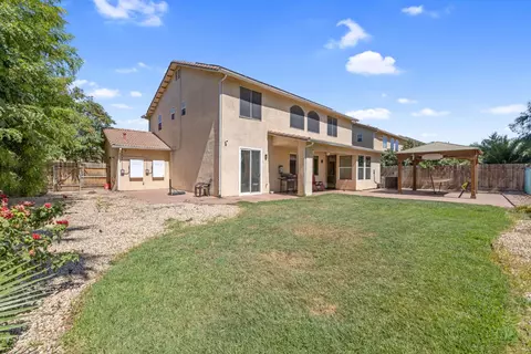 Exterior - 1114 Paradise Dr, Lemoore, CA 93245 photo 12 of 12