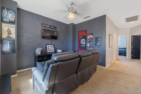 Entry Way - 1114 Paradise Dr, Lemoore, CA 93245 photo 15 of 22