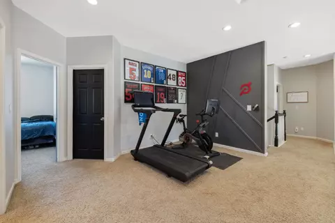 Entry Way - 1114 Paradise Dr, Lemoore, CA 93245 photo 16 of 22