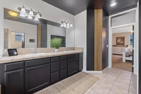 Entry Way - 1114 Paradise Dr, Lemoore, CA 93245 photo 21 of 22