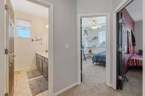 Entry Way - 1114 Paradise Dr, Lemoore, CA 93245 photo 19 of 22