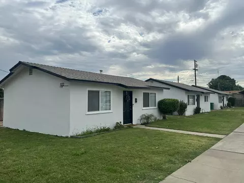 922 L St, Sanger, CA 93657 photo 2