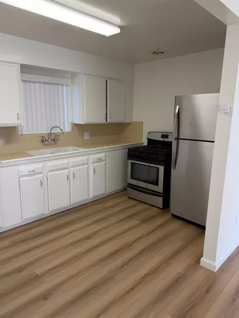 Kitchen - 922 L St, Sanger, CA 93657 photo 4 of 5