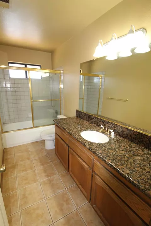 Bath - 1310 Filbert Ave, Clovis, CA 93611 photo 2 of 2