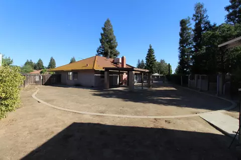 Exterior - 1310 Filbert Ave, Clovis, CA 93611 photo 3 of 4