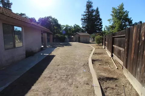 Exterior - 1310 Filbert Ave, Clovis, CA 93611 photo 4 of 4