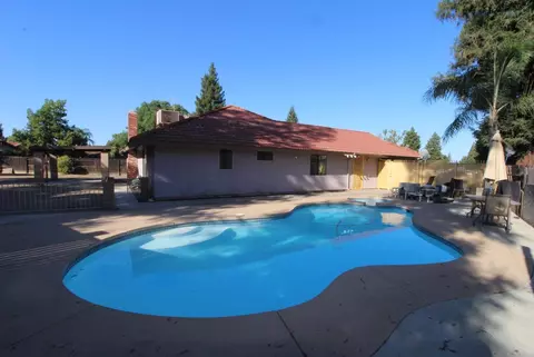 Exterior - 1310 Filbert Ave, Clovis, CA 93611 photo 2 of 4