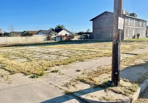 1122 7th, Sanger, CA 93657 photo 2