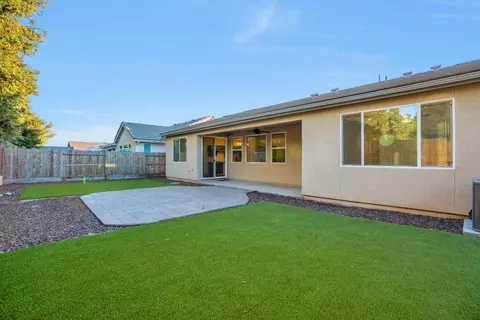 Exterior - 1807 Las Rosas Ave, Clovis, CA 93619 photo 8 of 8