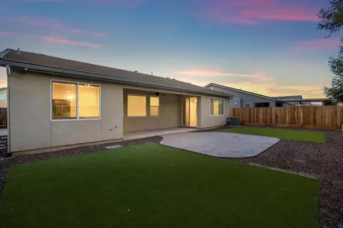 Exterior - 1807 Las Rosas Ave, Clovis, CA 93619 photo 4 of 8