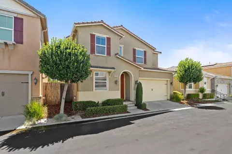 Exterior - 1523 N Reunion Way, Clovis, CA 93619 photo 4 of 13