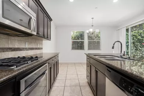 Kitchen - 1523 N Reunion Way, Clovis, CA 93619 photo 2 of 4