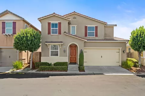 Exterior - 1523 N Reunion Way, Clovis, CA 93619 photo 2 of 13