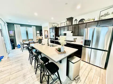 Kitchen - 905 Wishon Ave W, Madera, CA 93636 photo 5 of 7