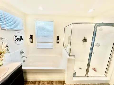 Bath - 905 Wishon Ave W, Madera, CA 93636 photo 4 of 6