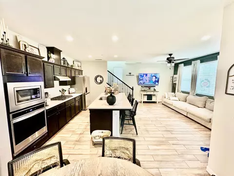 Kitchen - 905 Wishon Ave W, Madera, CA 93636 photo 2 of 7
