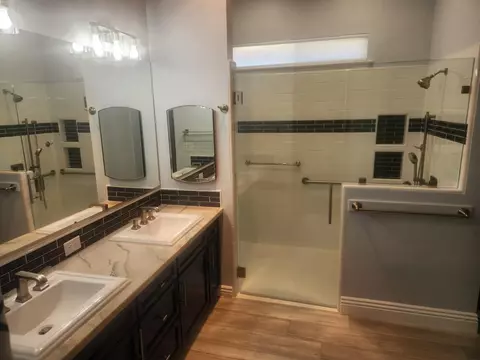 Bath - 3282 Purvis Ave, Clovis, CA 93619 photo 2 of 2