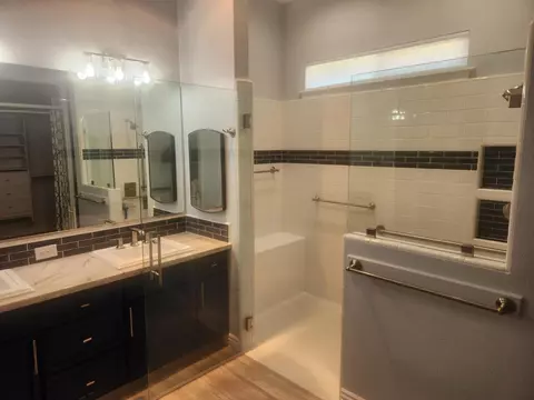 Bath - 3282 Purvis Ave, Clovis, CA 93619 photo 1 of 1