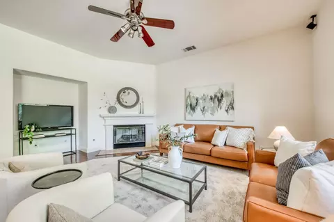 Living - 1975 Lester Ave, Clovis, CA 93619 photo 3 of 3