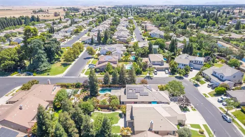 View/Area - 1975 Lester Ave, Clovis, CA 93619 photo 2 of 2