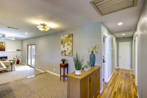 Entry Way - 514 W San Gabriel Ave, Clovis, CA 93612 photo 1 of 2