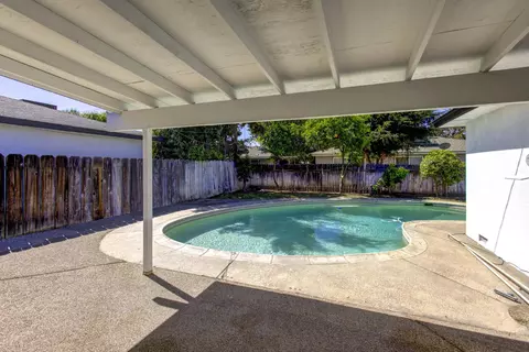 Exterior - 514 W San Gabriel Ave, Clovis, CA 93612 photo 2 of 4