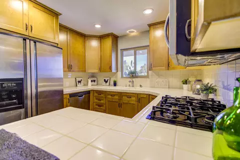 Kitchen - 514 W San Gabriel Ave, Clovis, CA 93612 photo 2 of 4
