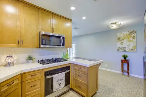 Kitchen - 514 W San Gabriel Ave, Clovis, CA 93612 photo 3 of 4
