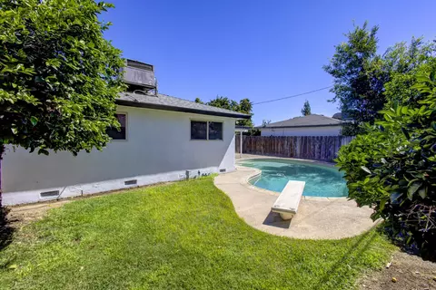 Exterior - 514 W San Gabriel Ave, Clovis, CA 93612 photo 3 of 4