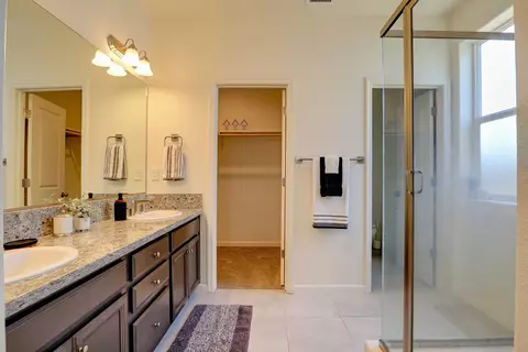 Bath - 4049 San Jose Ave, Clovis, CA 93619 photo 3 of 6
