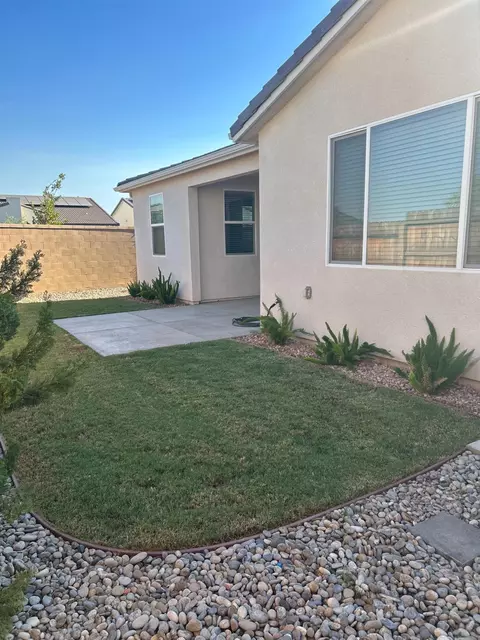 Exterior - 428 Cathedral Ct S, Madera, CA 93636 photo 5 of 6
